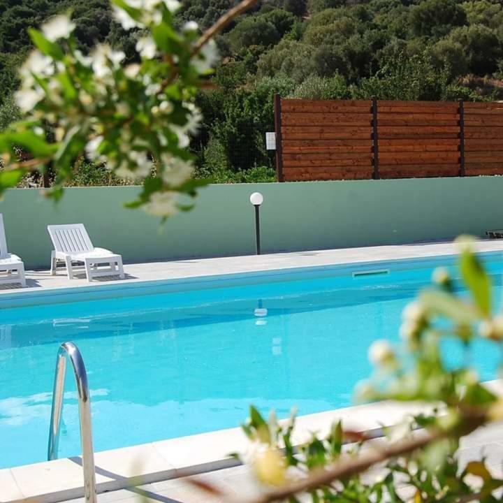 B&B Il Mirto Di Paola Torpè エクステリア 写真